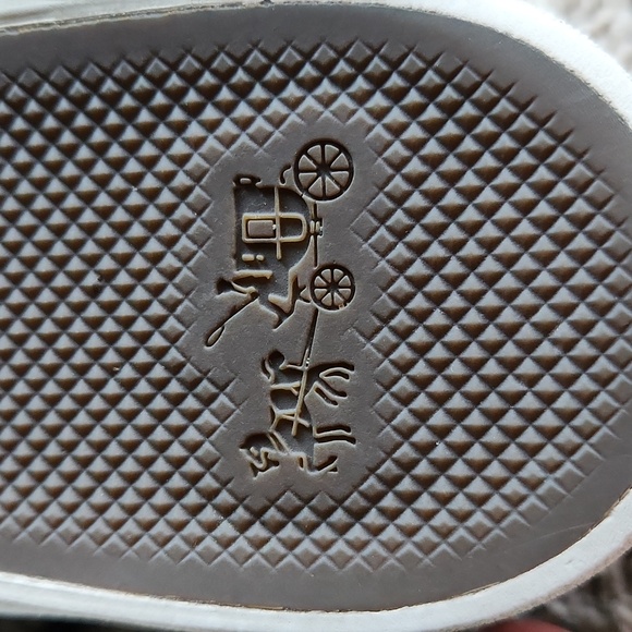 Coach womans black and white tennis shoe size 7.5 US  37.5 EUR - Picture 6 of 12